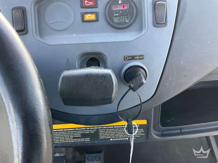 2025-electric-golf-cart-image-10