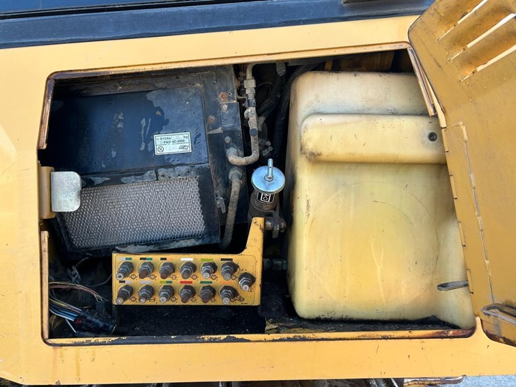 caterpillar-d6k-xl-image-21