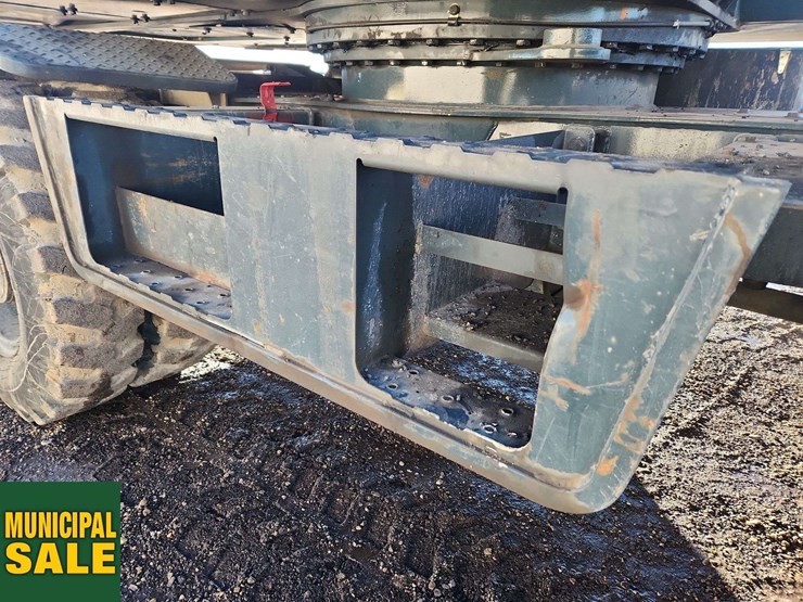 2012-hyundai-r140-w-9-excavator-image-25