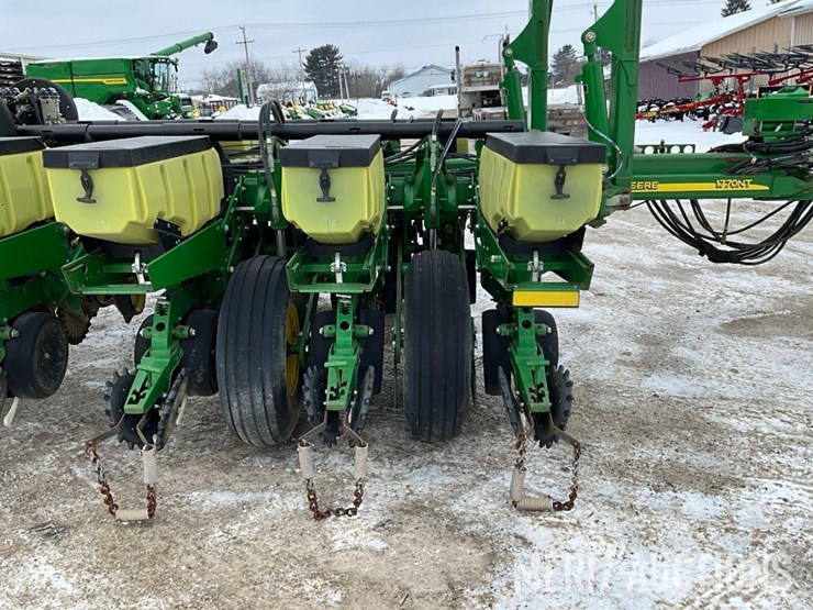 2013-john-deere-1770nt-image-30