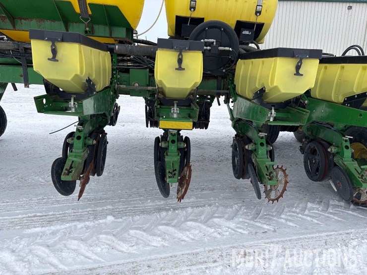 2013-john-deere-1770nt-image-30