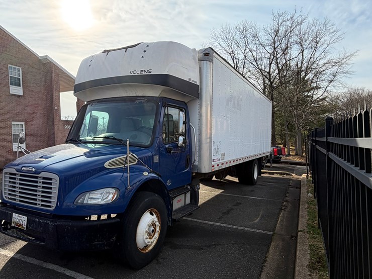 2014-freightliner-m2-106-image-1