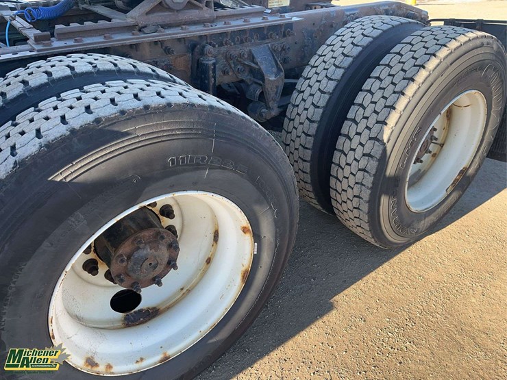 2017-international-prostar-image-11