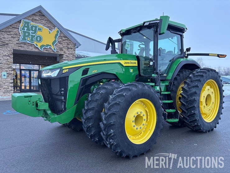 2024-john-deere-8r-370-image-1