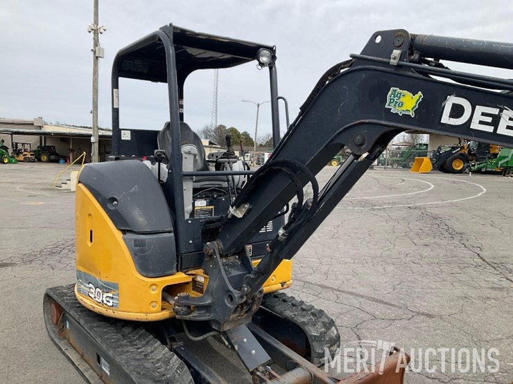 2019-deere-30g-image-31