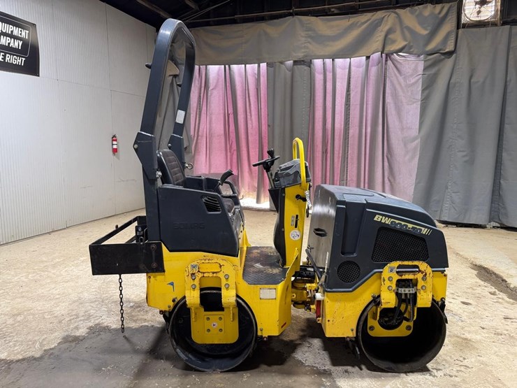 2013-bomag-bw900-50-image-6