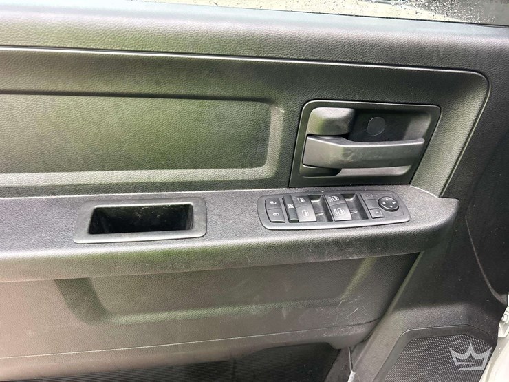 2020-dodge-3500-image-12