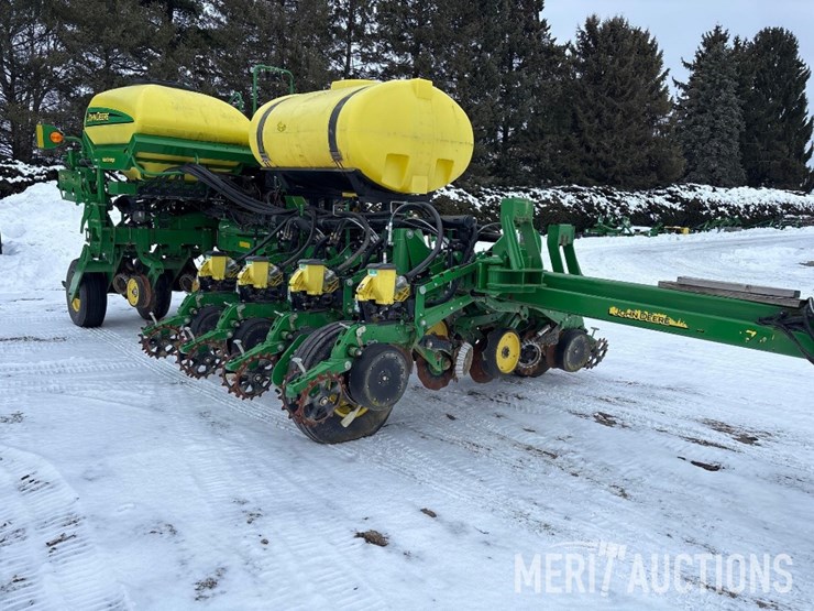 2016-john-deere-1775nt-image-7