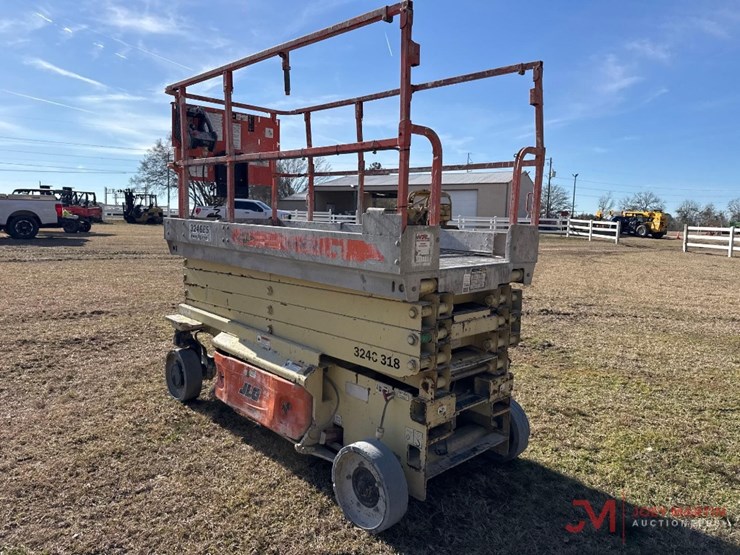 2007-jlg-3246es-image-3