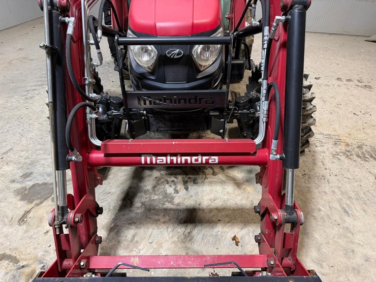 2016-mahindra-2565-image-10