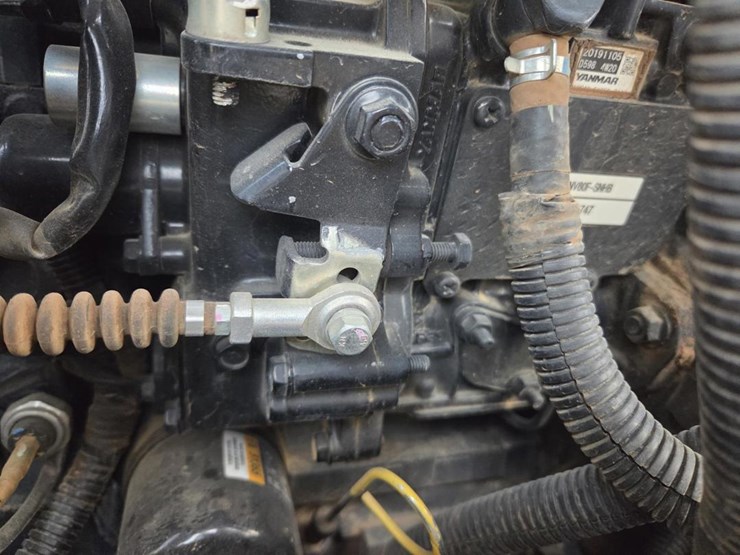 2020-deere-26g-image-35