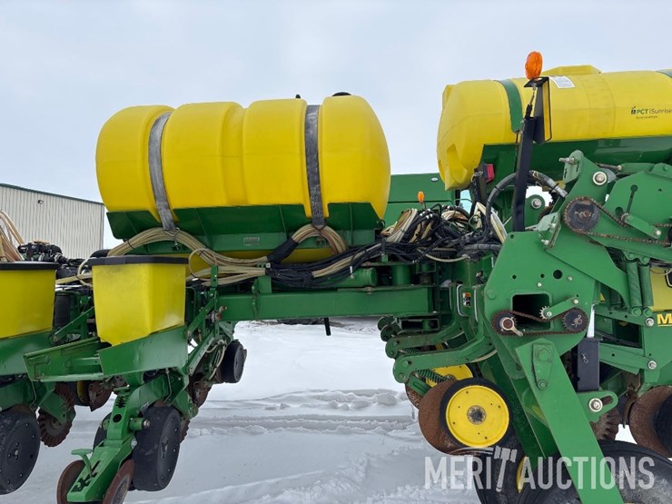 2010-john-deere-1770nt-image-14