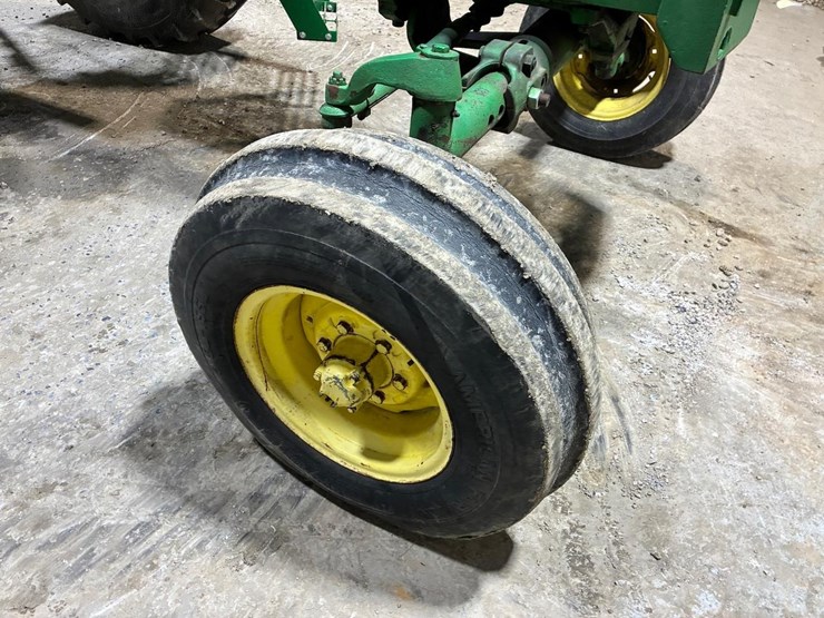 john-deere-3020-image-9