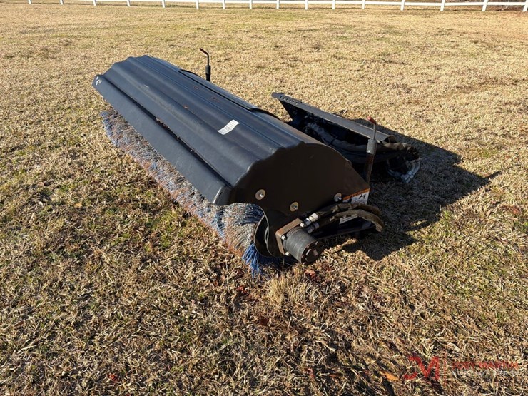 2011-bobcat-68"-angle-broom-/-sweeper-skid-steer-attachment-image-4
