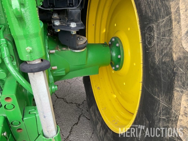 2021-john-deere-6110m-image-31