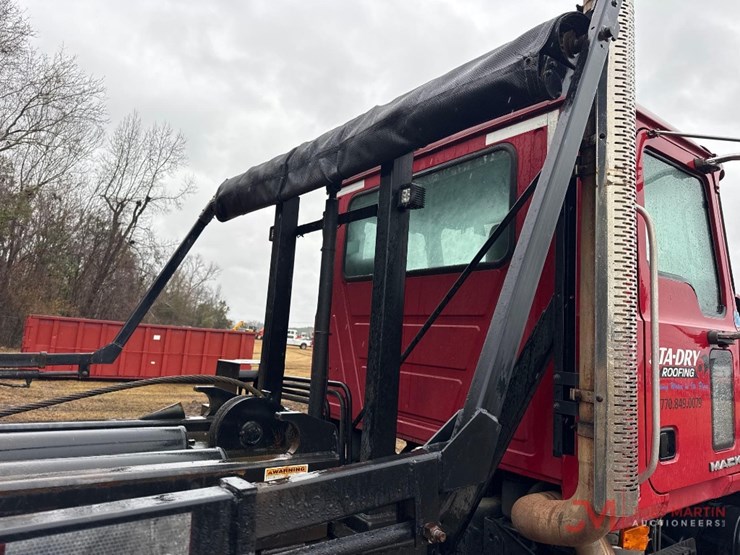 2010-mack-gu713-granite-roll-off-truck-image-21