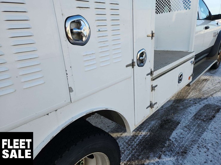 2015-ram-5500-4x4-s/a-service-truck-image-52
