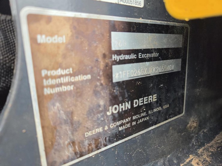 2020-deere-26g-image-61