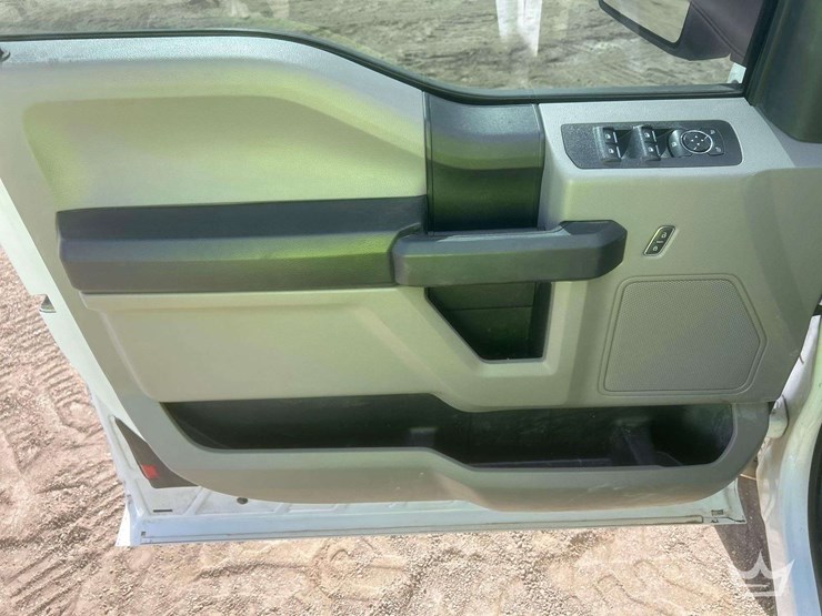 2020-ford-f150-image-5