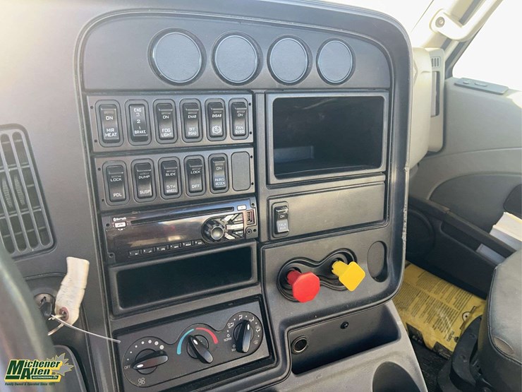 2017-international-prostar-image-17