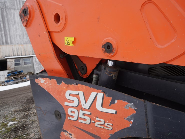 2016-kubota-svl95-2s-image-53