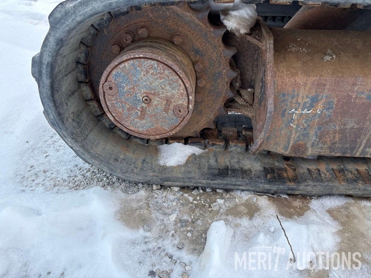 2006-deere-35d-image-19