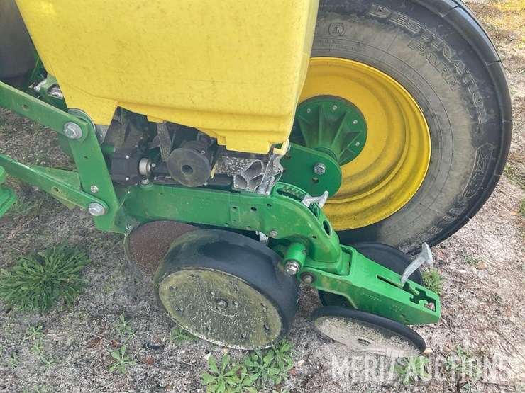 2020-john-deere-1770nt-image-14