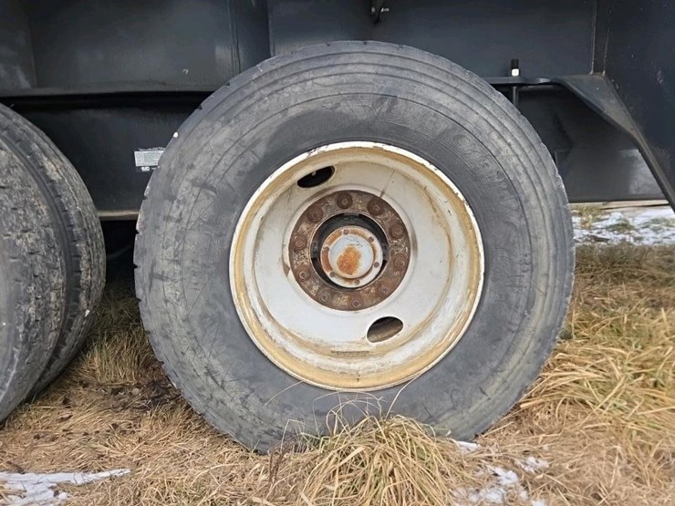 2019-deere-437e-image-21