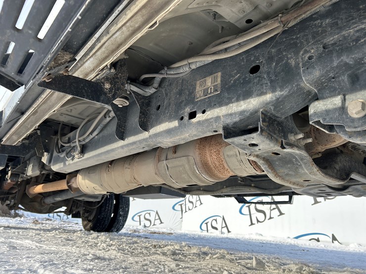 2021-ford-f550-image-44