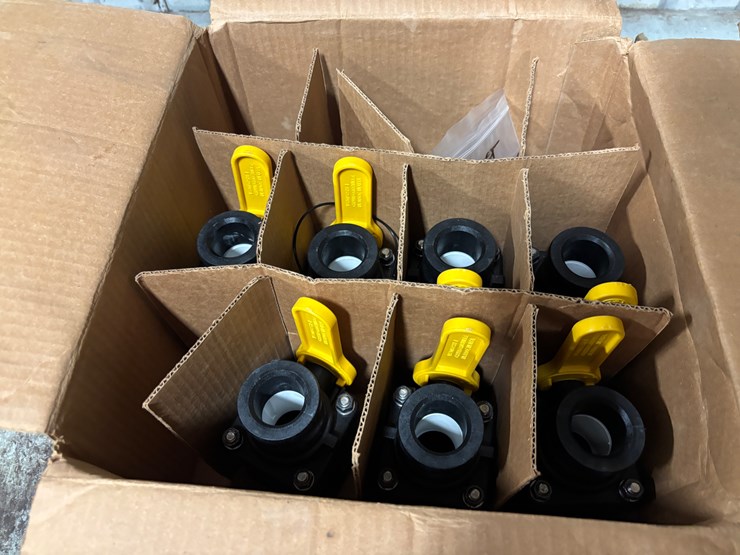 #428-•-box-of-(7)-banjo-2-in-manual-ball-valves-image-1
