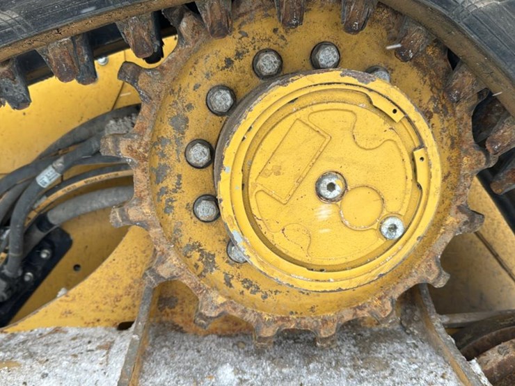 2023-caterpillar-299d3-xe-image-12