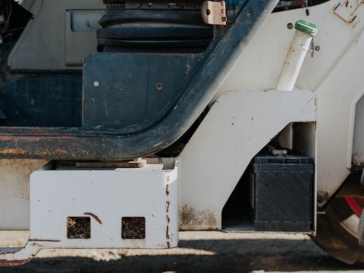 2005-bobcat-v723-image-18