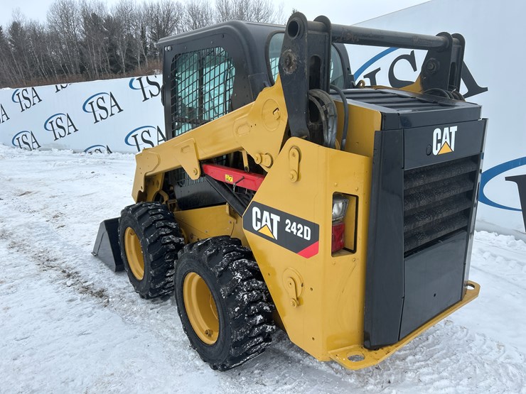 caterpillar-242d-image-3