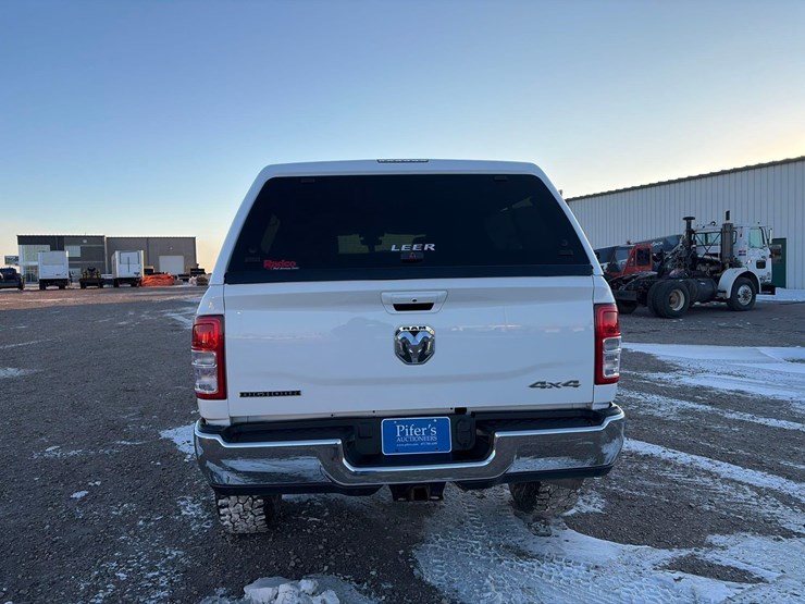 2020-ram-2500-big-horn-image-8