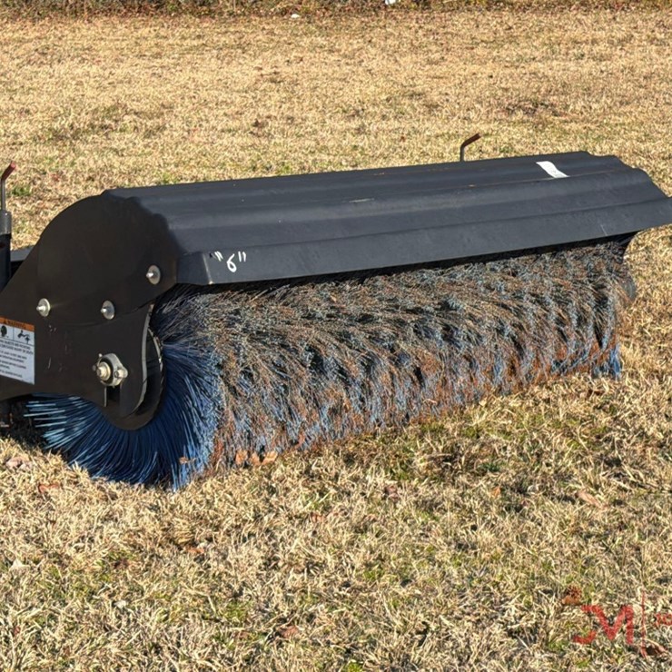 2011 BOBCAT 68" ANGLE BROOM / SWEEPER SKID STEER ATTACHMENT