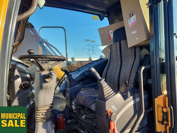 2012-hyundai-r140-w-9-excavator-image-11