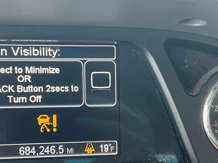 2016-peterbilt-semi-image-25