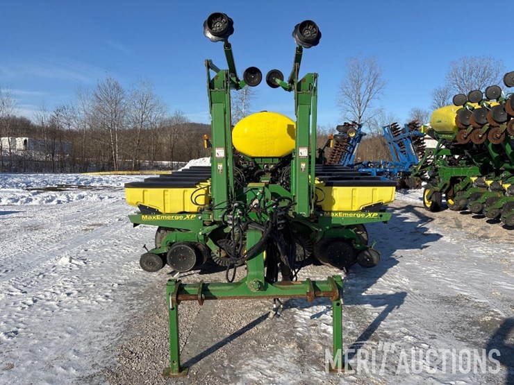 2011-john-deere-1770nt-image-3