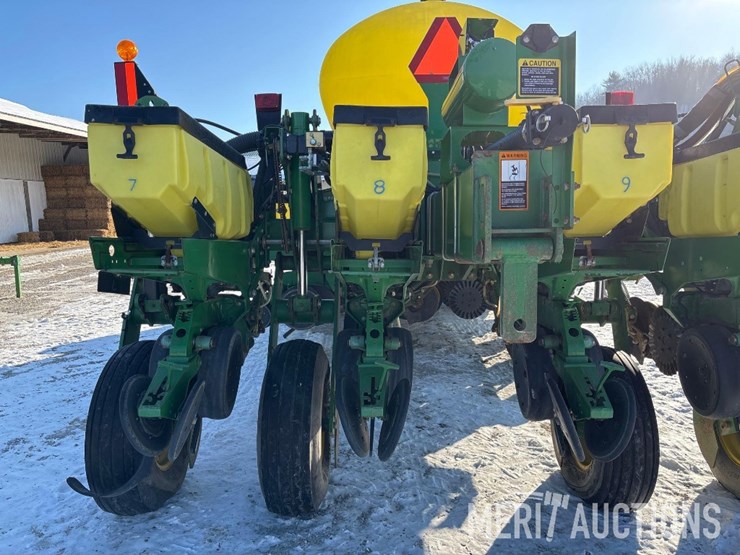 2011-john-deere-1770nt-image-22