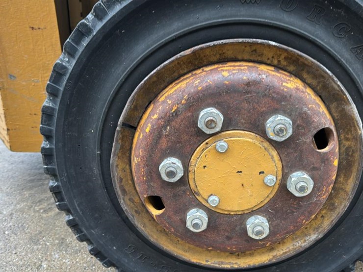 caterpillar-v140-image-24