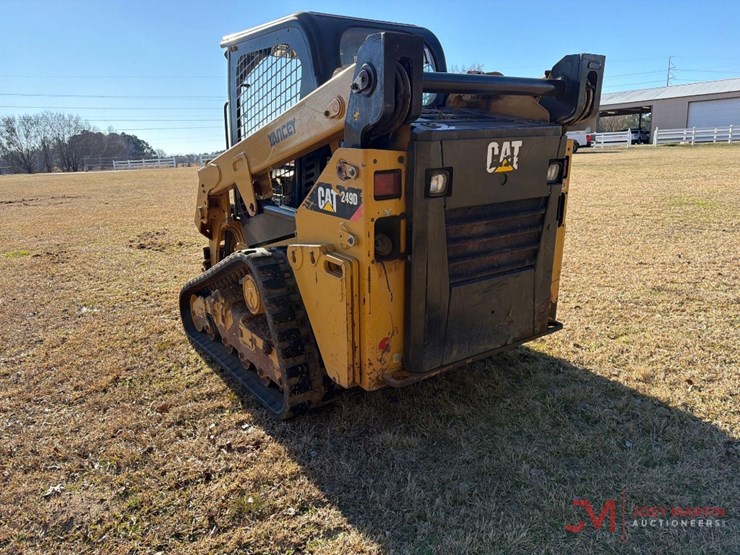 2018-caterpillar-249d-image-3