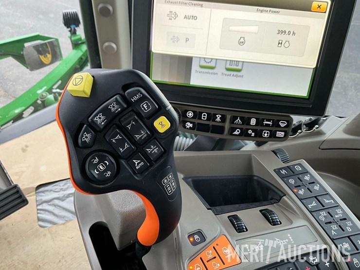 2023-john-deere-400r-image-45