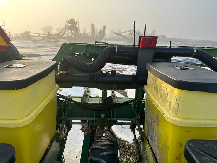 john-deere-1720-image-37