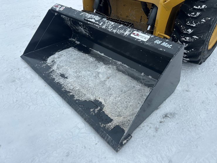 caterpillar-242d-image-28