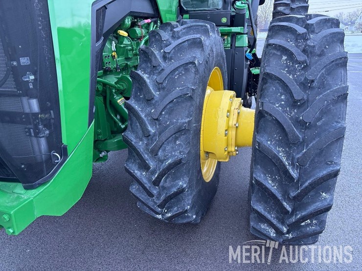 2024-john-deere-8r-370-image-11