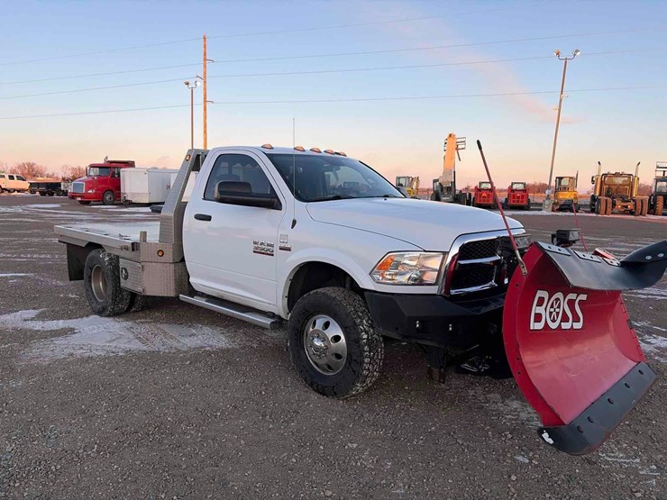 2018-dodge-3500-image-2
