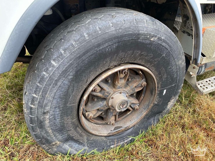 1996-freightliner-fld112sd-image-36