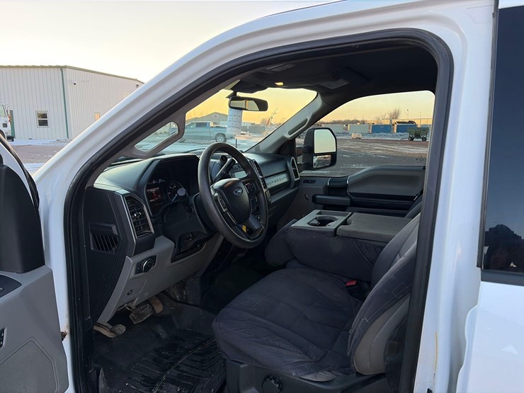 2020-ford-f250-image-12
