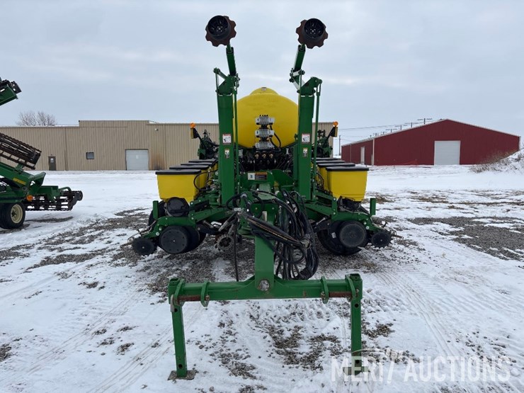 2015-john-deere-1775nt-image-8