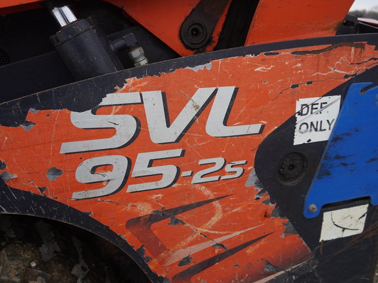 2016-kubota-svl95-2s-image-32